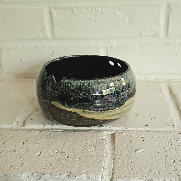 Studio Pottery Ceramic glazed knitting bowl - Picture 3 of 6